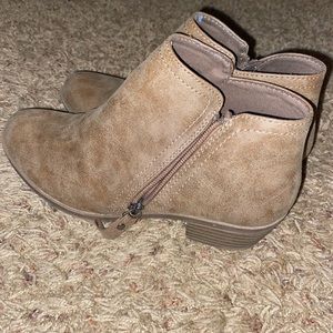 Arizona jean co brown booties with detail zipper